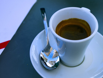 Espresso on Spodek with spoon