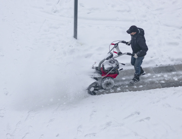 Snow removal from the pavement