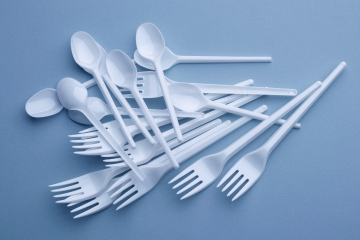 Plastic cutlery