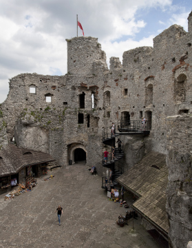 Courtyard of the Ogrodzieniec Castle