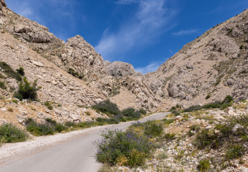 Droga Pomiędzy Skałami