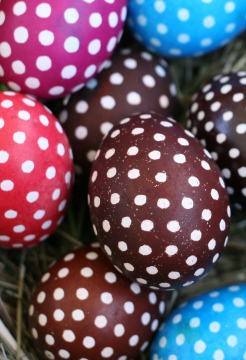 Dotted Easter eggs