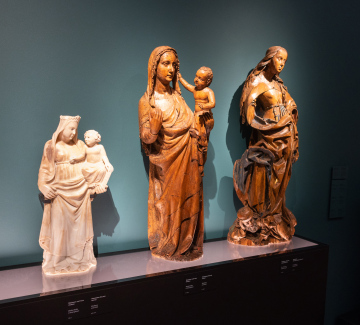 Mother of God with Child, sculptures in the Czartoryski Museum