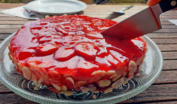 Red Jelly Cake