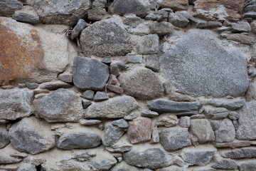 A wall of great pebbles