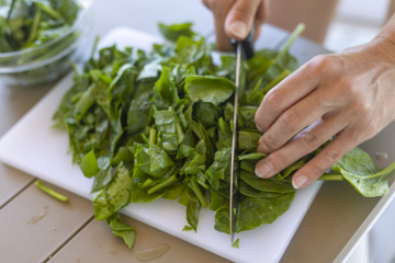 Slicing Spinach Leaves