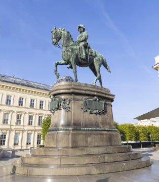 Equestrian statue of Prince Albert in Vienna