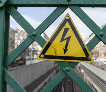 Warning sign, high voltage, lightning