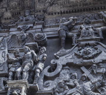 Sculptural decorations at the Fsada of the Bojm Chapel in Lviv