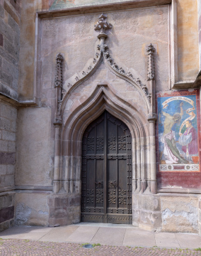 Decorations on the Fasadziue Cathedral of Meran