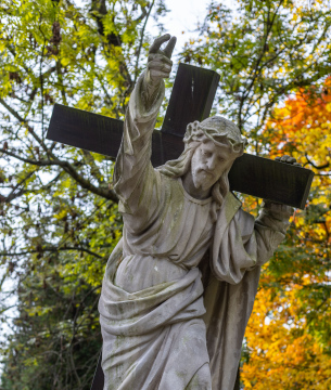 Jesus with the Cross, a statue in the cemetery