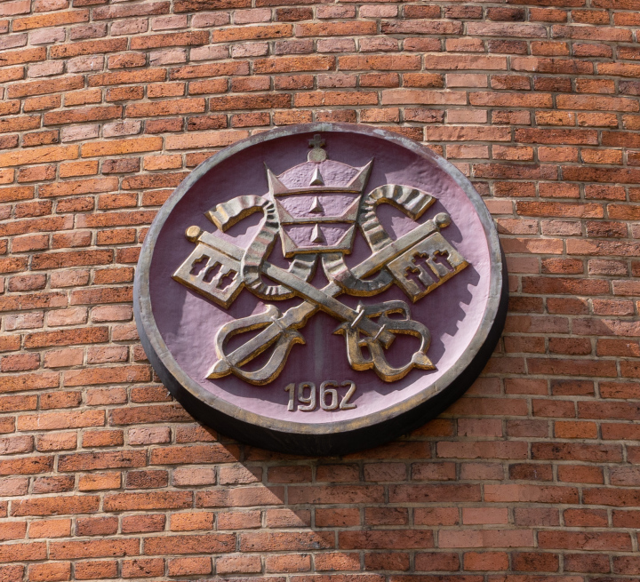 Papal coat of arms, architectural detail