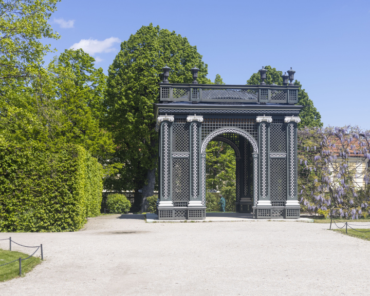 Wooden gazebo. Schönbrunn Palace, Austria
