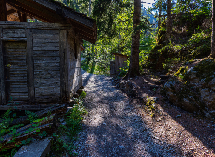 A wooden shack by the tourist trail