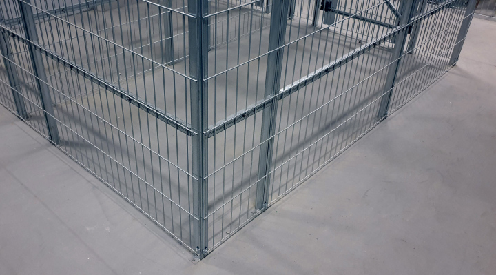 A room with fence panels