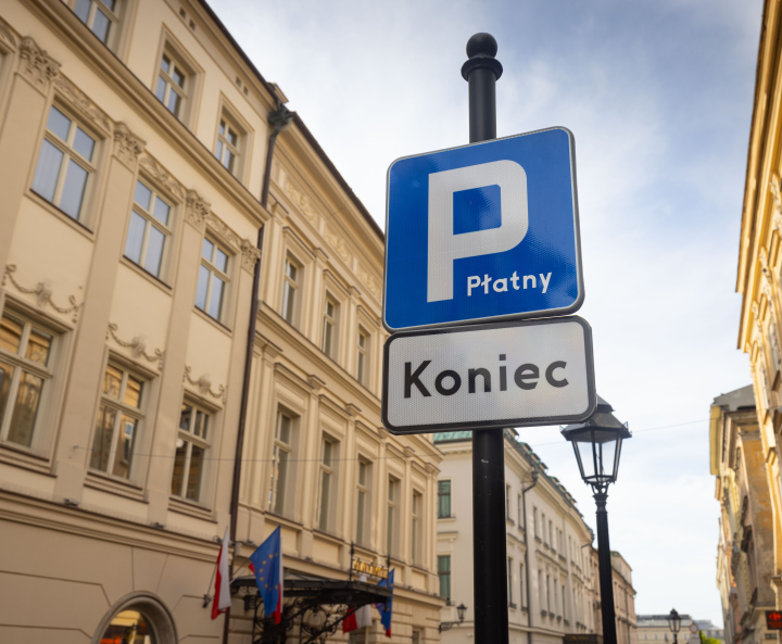 Parking End, paid parking zone, historic city center road sign