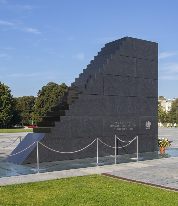 Monument to the Memory of the Victims of the Smolensk Tragedy, Warsaw