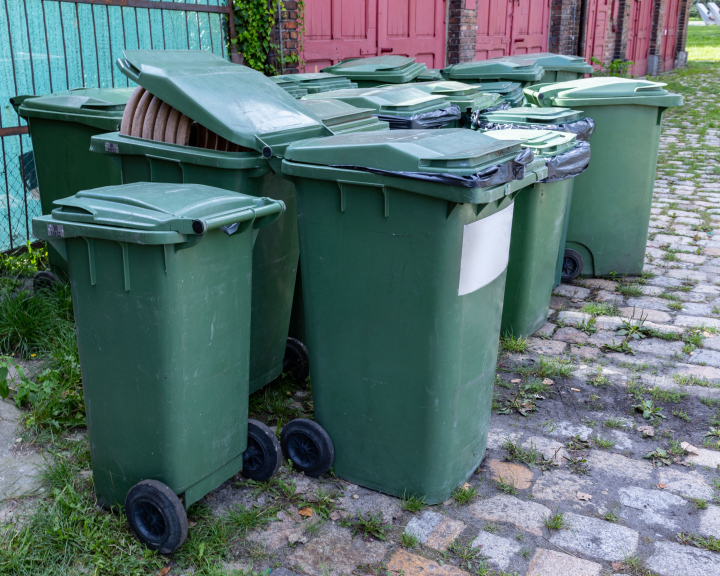 Plastic Trash Cans, Green Containers.