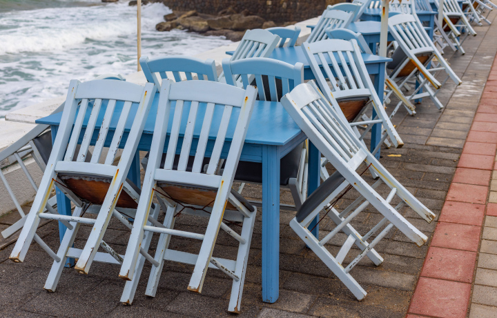 Empty Chairs, Restaurant closed