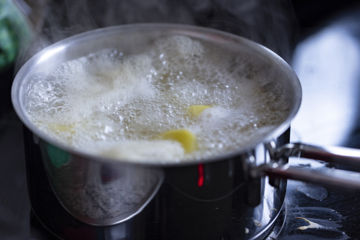 Cooking in a stainless steel pot