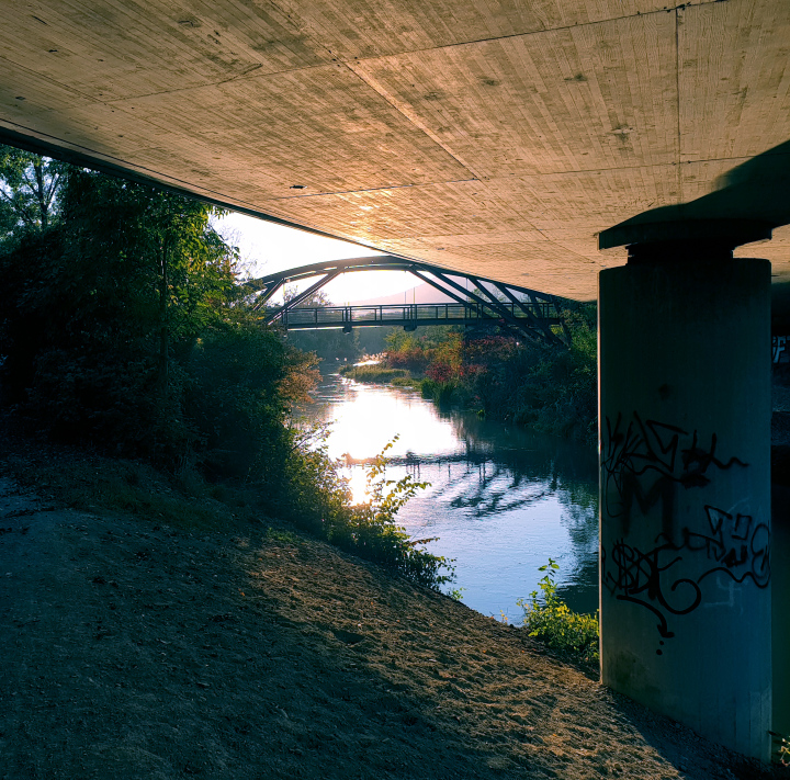 Place under the bridge