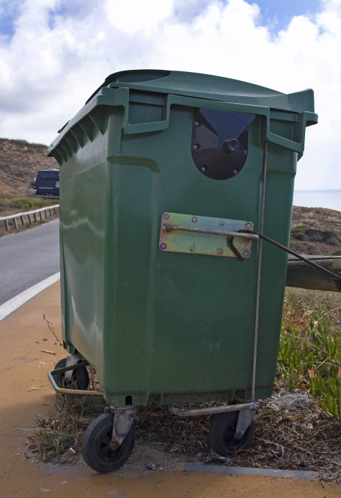 Rubbish bin